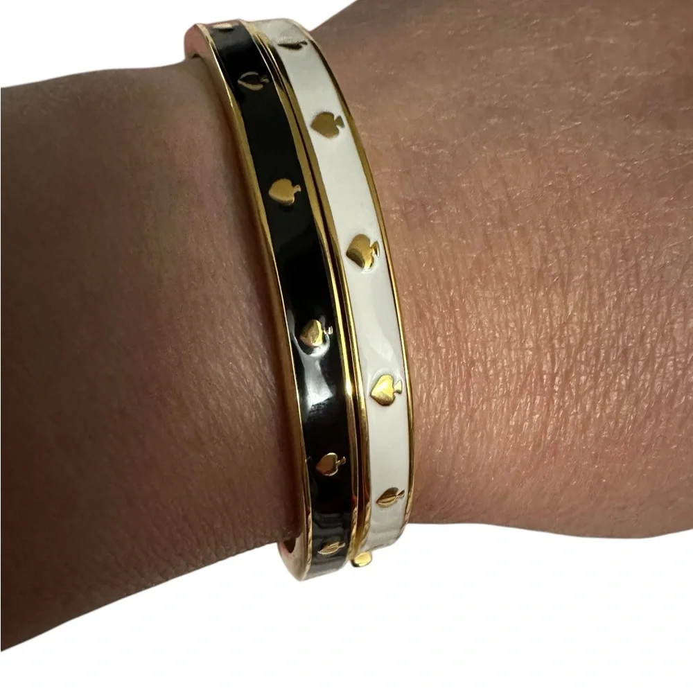 Kate Spade Set Black and White Spot the Spade Enamel Hinged Bangles NWOT - Picture 6 of 9